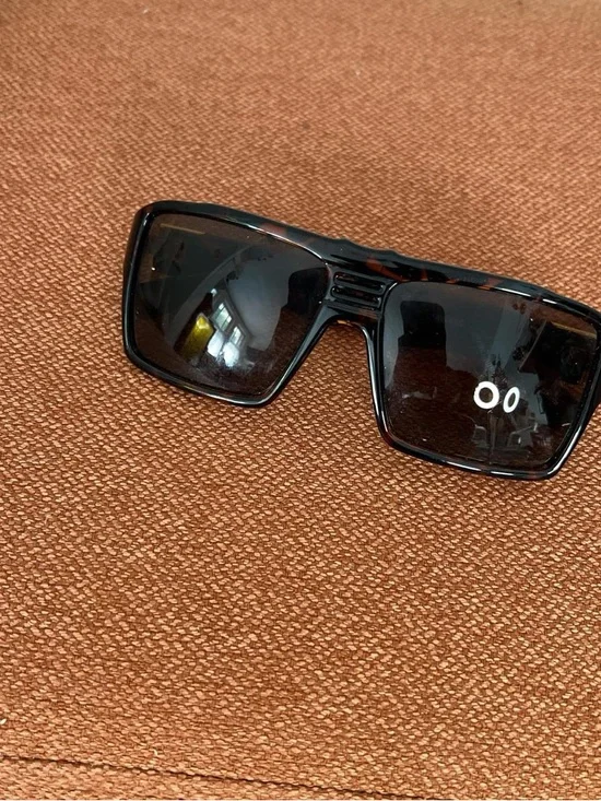 Men's Tortoiseshell Square Sunglasses - Brown Lenses - Picture 3 of 5